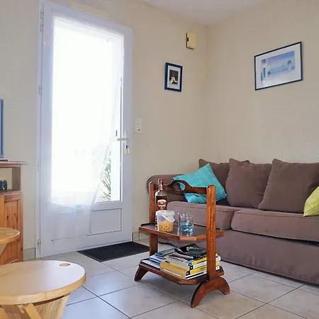 Holiday home Maison Cosy Proche Plage Avec Jardin Clos Et Terrasse - Fr-1-224B-735 *